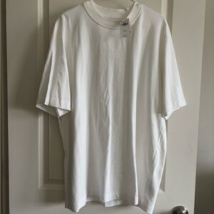 Abercrombie Men's White Crewneck T-Shirt